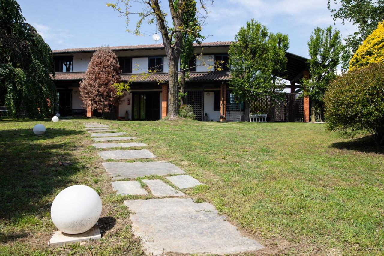Villa De Alberti Vergiate Eksteriør billede